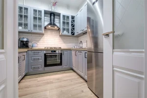 Small U-shaped kitchen worth the small kitchen renovation cost